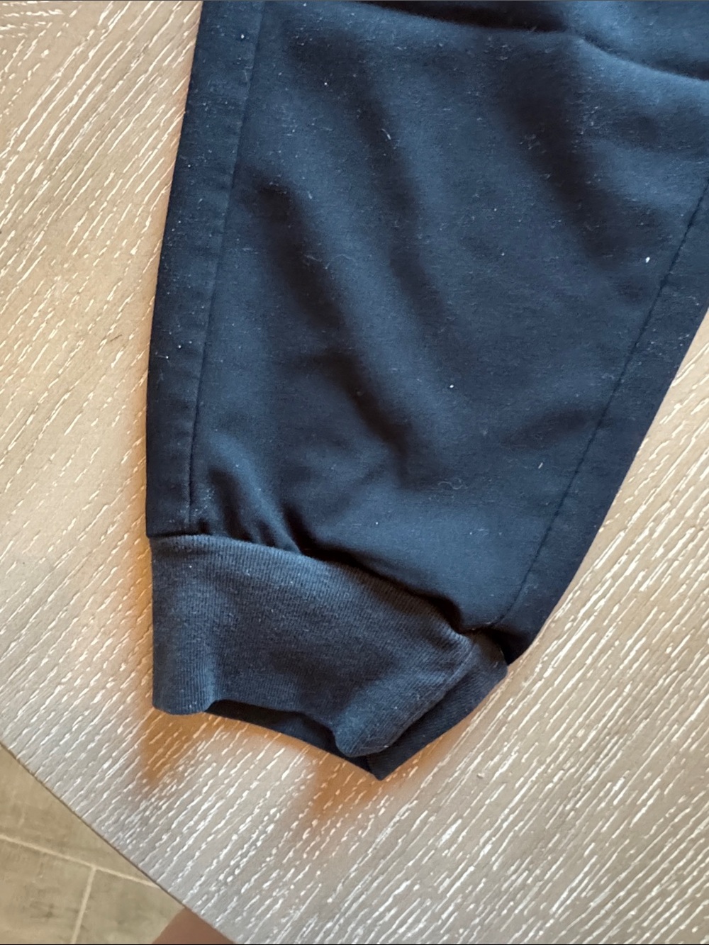 Figs women’s Black Jogger and loose top scrub set - Picture 11 of 14